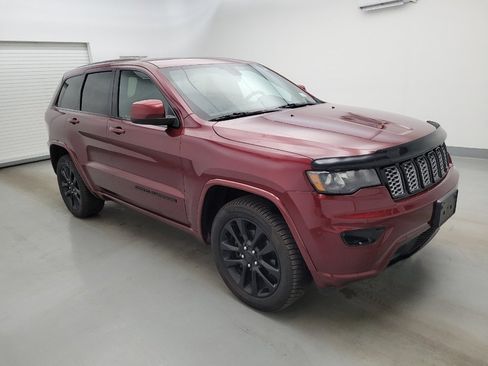Used 2018 Jeep Grand Cherokee Altitude AWD/4WD image 11