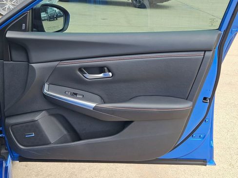 Used 2025 Nissan Sentra SR w/ SR Premium Package FWD image 29