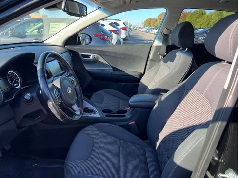 Used 2018 Kia Niro LX image 16