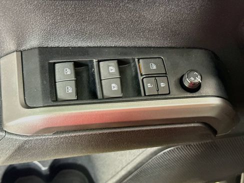 Used 2023 Toyota Tacoma SR5 RWD image 15