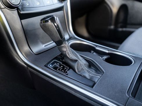 Used 2016 Toyota Camry LE image 24