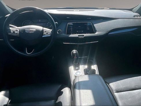 Certified 2023 Cadillac XT4 Luxury w/ Cold Weather Package FWD image 15