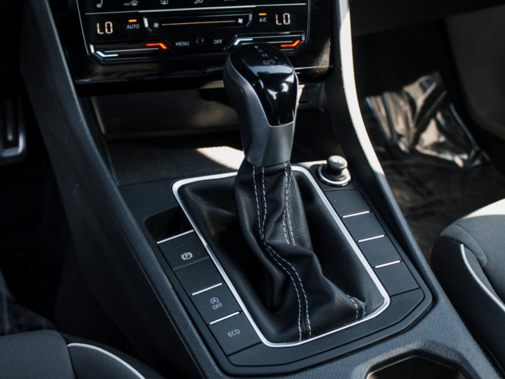 Used 2025 Volkswagen Jetta Sport FWD image 17