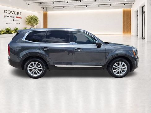 Used 2022 Kia Telluride LX FWD image 12