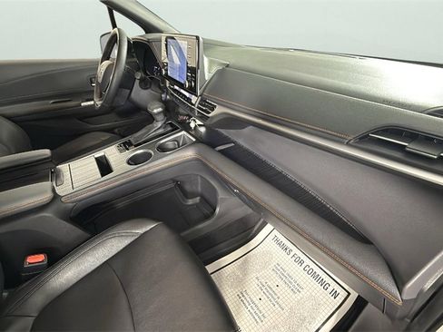 Used 2024 Toyota Sienna XSE image 36