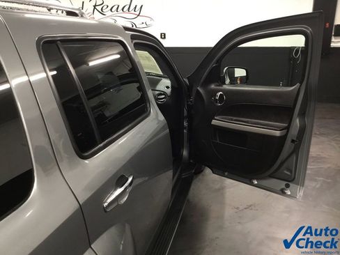 Used 2007 Chevrolet HHR LT w/ LT Preferred Equipment Group image 35