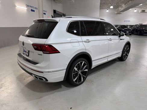 Certified 2023 Volkswagen Tiguan SEL R-Line AWD/4WD image 9
