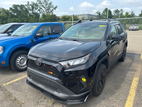 Used 2020 Toyota RAV4 LE w/ All Weather Liner Package AWD/4WD image 3