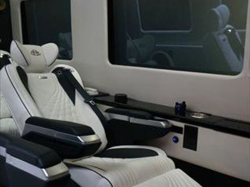 Used 2015 Mercedes-Benz Sprinter 2500 image 9