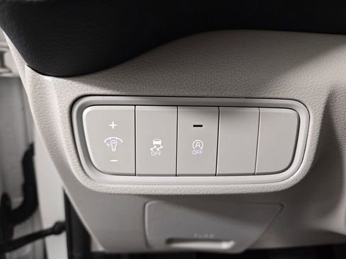 Certified 2025 Kia Soul LX FWD image 25