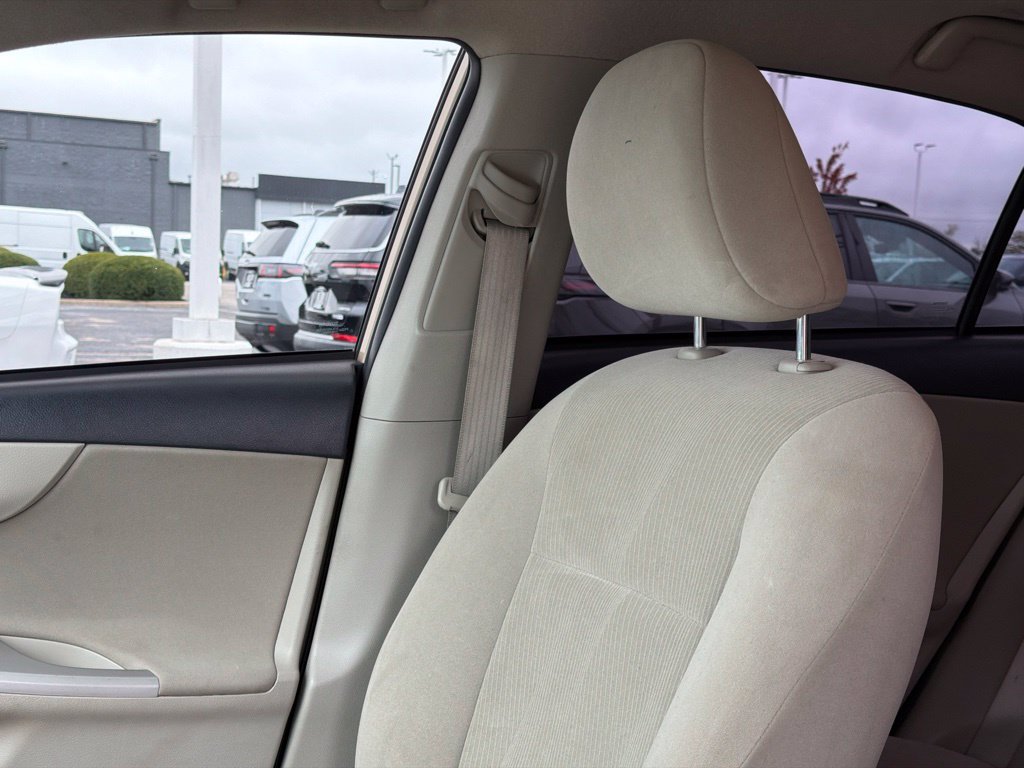 Used 2012 Toyota Corolla LE w/ Premium Pkg FWD image 11