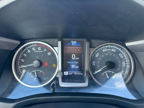 Used 2022 Toyota Tacoma SR5 w/ SR5 Appearance Package (SM) image 18