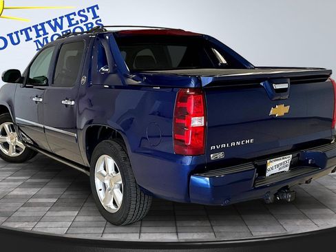 Used 2013 Chevrolet Avalanche LTZ AWD/4WD image 5