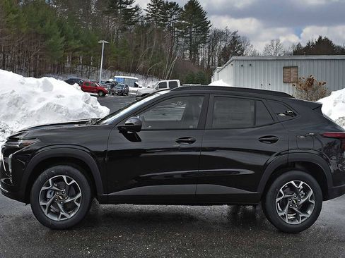 New 2026 Chevrolet Trax LT w/ Driver Confidence Package image 4