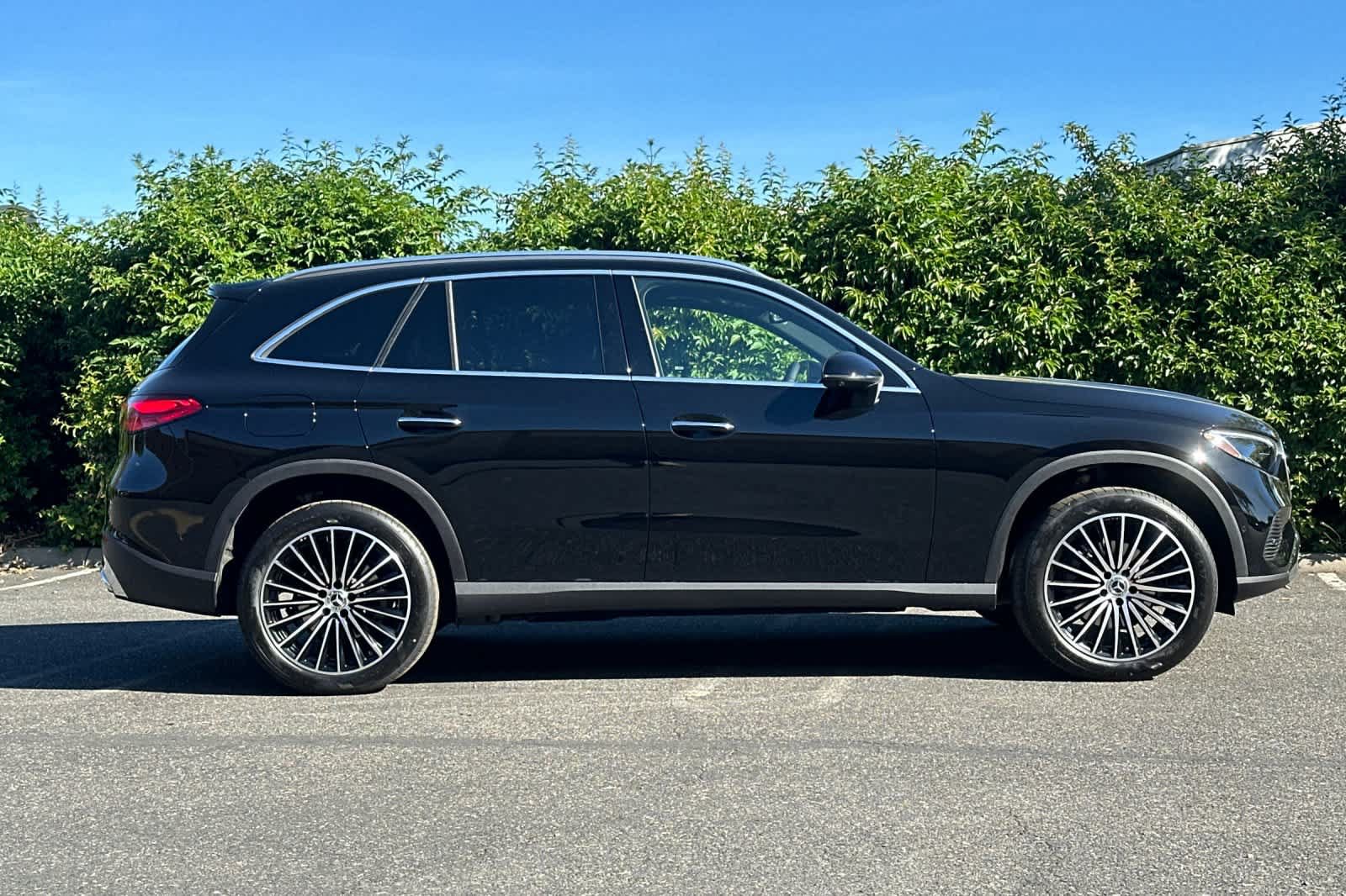 Certified 2026 Mercedes-Benz GLC 300 4MATIC image 2