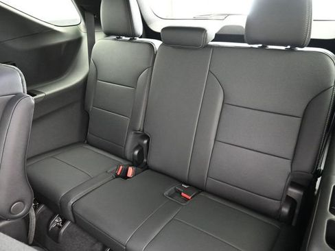 New 2025 Chevrolet Traverse High Country image 28