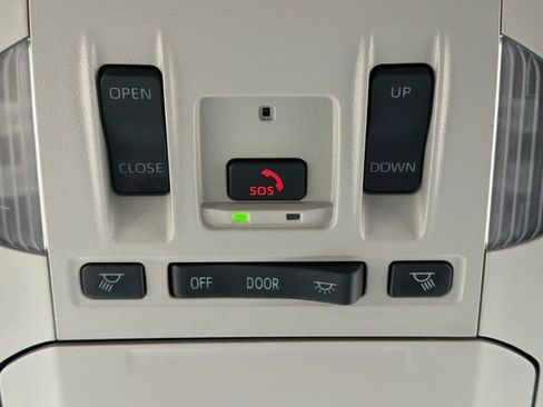 Certified 2024 Toyota Highlander XLE image 27