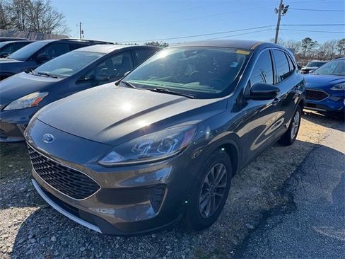 Used 2020 Ford Escape SE image 10