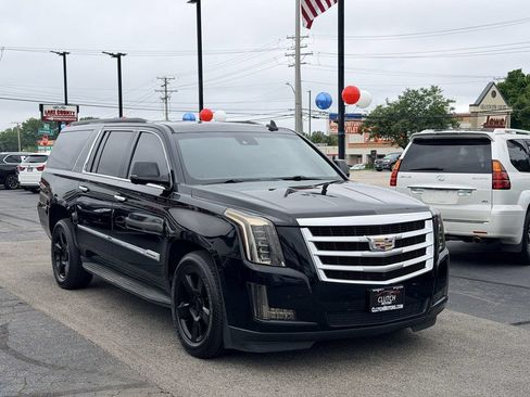 Used 2016 Cadillac Escalade ESV Premium AWD/4WD image 3
