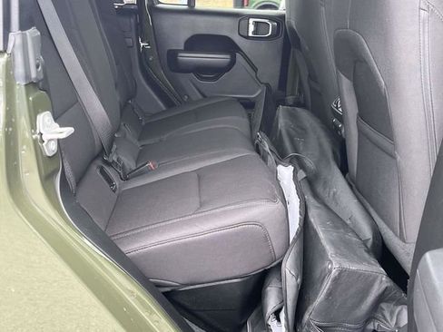 Used 2022 Jeep Gladiator Sport image 21