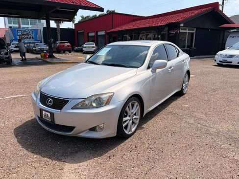 Used 2006 Lexus IS 250 w/ Preferred Accessory Pkg RWD image 8