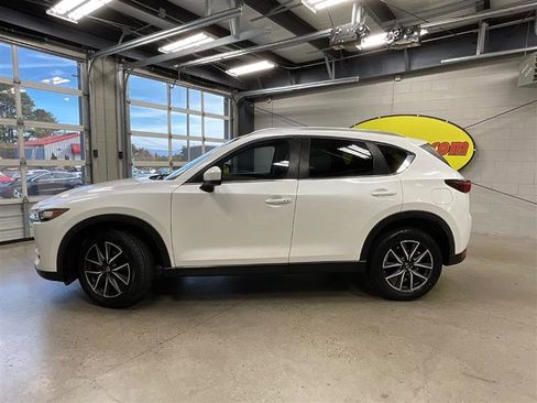 Used 2018 MAZDA CX-5 Touring image 2