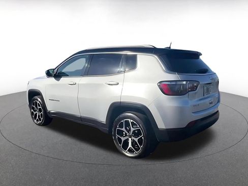 Used 2025 Jeep Compass Limited AWD/4WD image 10