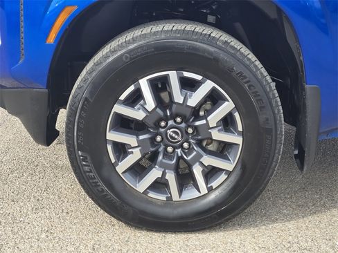 Used 2024 Nissan Frontier SL image 10
