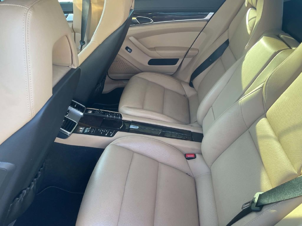 Used 2015 Porsche Panamera 4 w/ Premium Package Plus AWD/4WD image 25