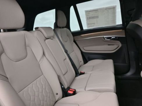 New 2026 Volvo XC90 B6 Plus w/ Protection Package Premier AWD/4WD image 35