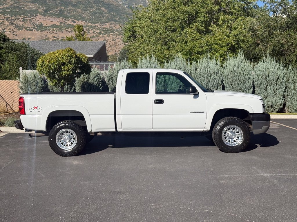 Used 2003 Chevrolet Silverado 2500 LS AWD/4WD image 8