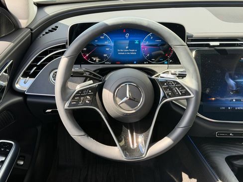 Used 2025 Mercedes-Benz E 450 4MATIC Sedan image 8