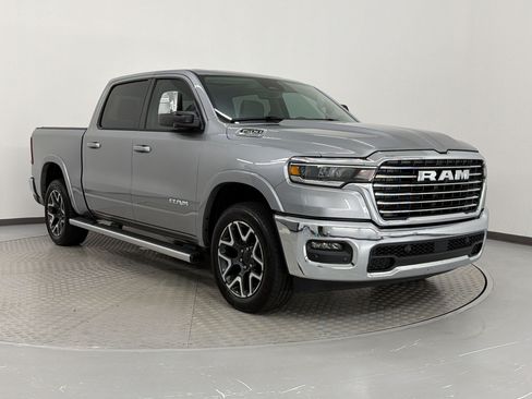 Used 2025 RAM 1500 Laramie AWD/4WD image 7