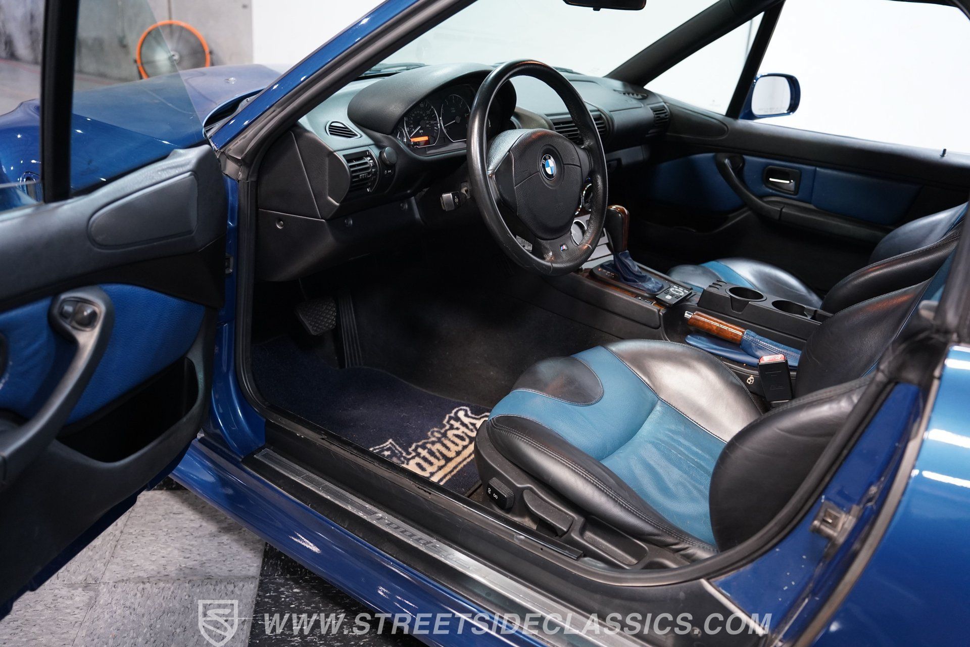 Used 2001 BMW Z3 3.0i RWD image 4