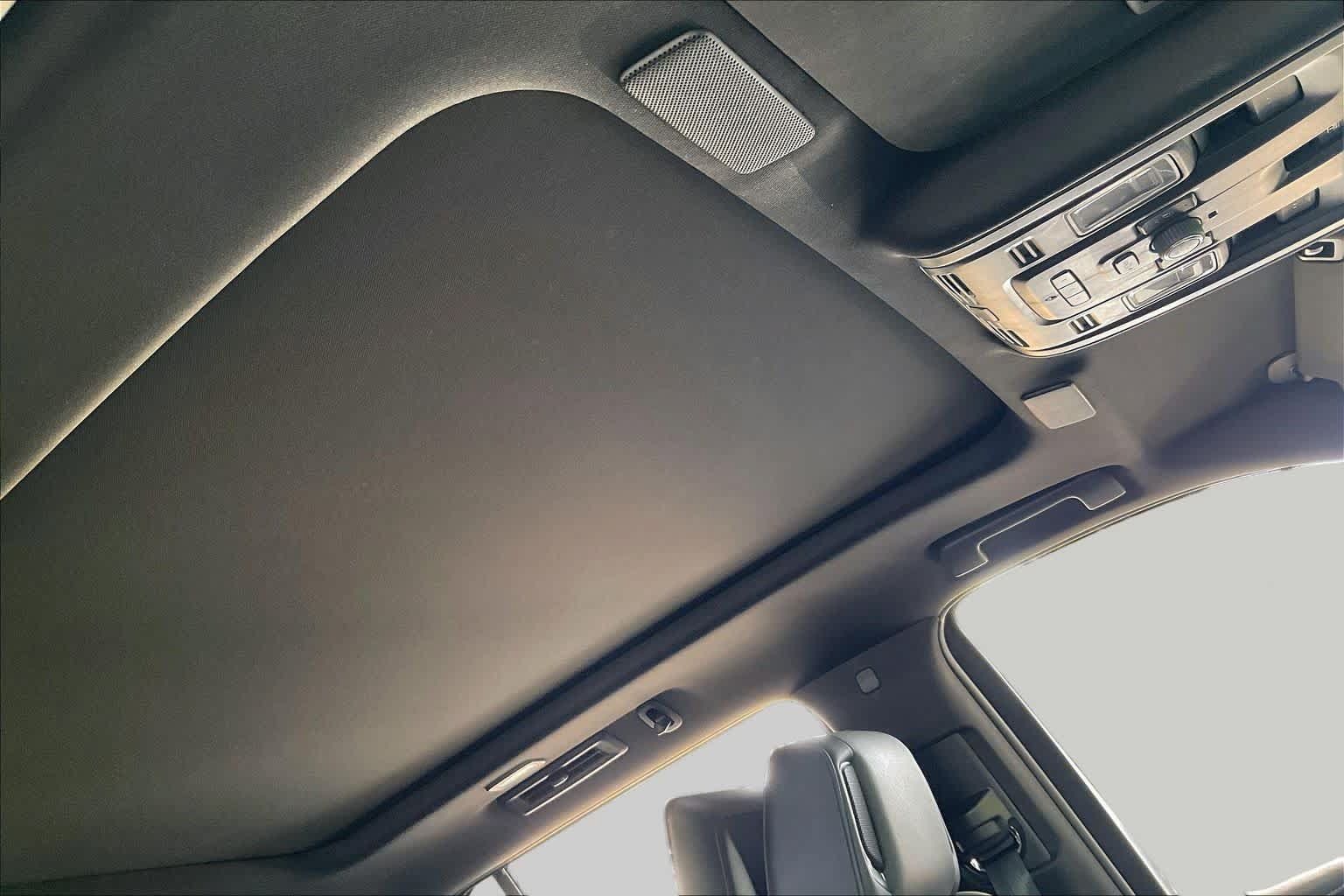Used 2024 Cadillac Escalade Premium Luxury RWD image 14