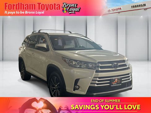 Used 2019 Toyota Highlander XLE AWD/4WD image 1