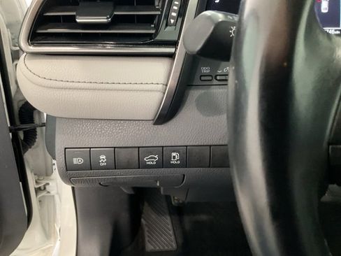 Used 2022 Toyota Camry SE image 7