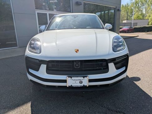 Used 2026 Porsche Macan AWD/4WD image 10