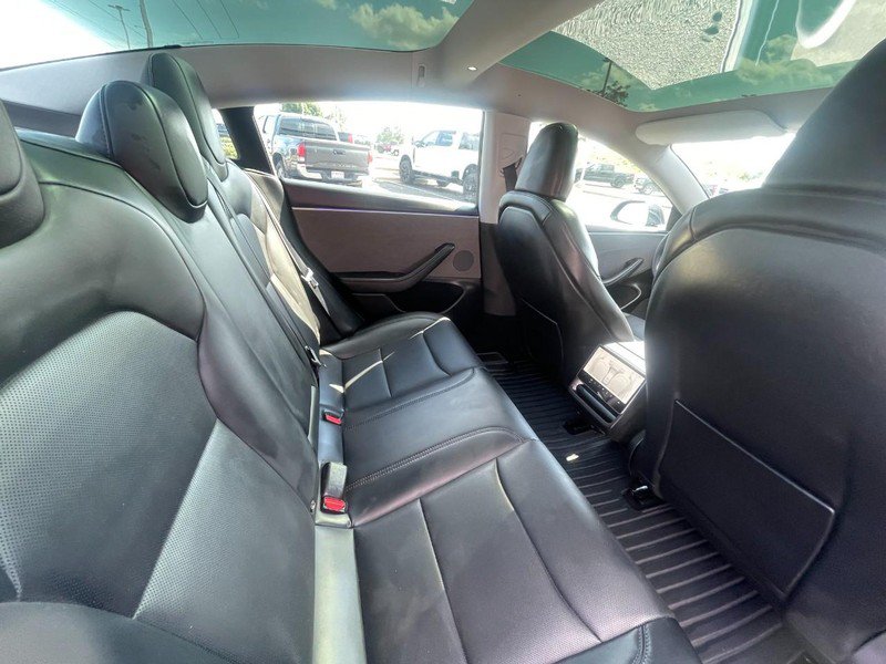 Used 2025 Tesla Model 3 RWD image 9
