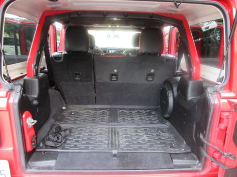 Used 2021 Jeep Wrangler Unlimited Rubicon w/ Dual Top Group image 30