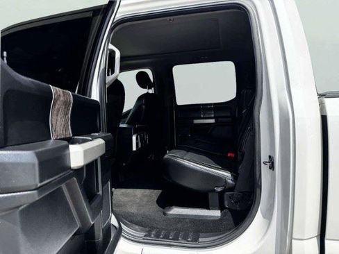 Used 2019 Ford F250 Lariat w/ Lariat Ultimate Package AWD/4WD image 37