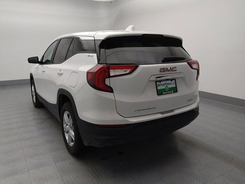 Used 2024 GMC Terrain SLE image 5