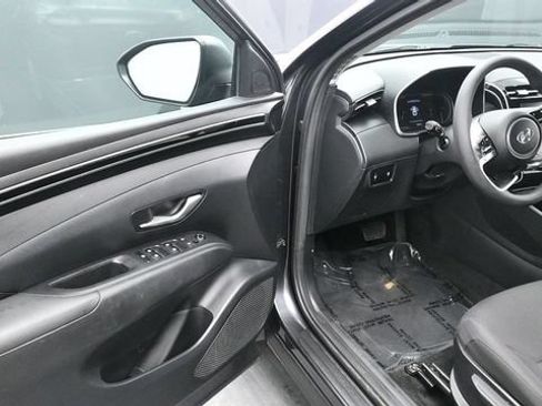 Used 2022 Hyundai Tucson SE AWD/4WD image 16