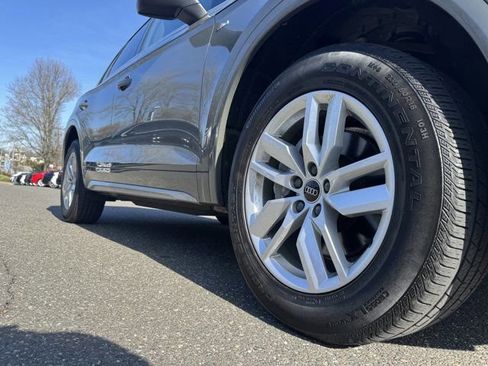 Used 2023 Audi Q5 2.0T Premium w/ Convenience Package image 9