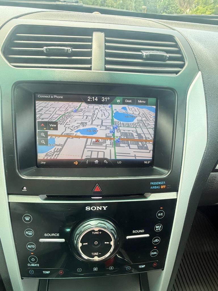 Used 2015 Ford Explorer Limited w/ Equipment Group 302A FWD image 13