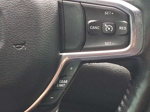 Used 2019 RAM 1500 Laramie AWD/4WD image 23