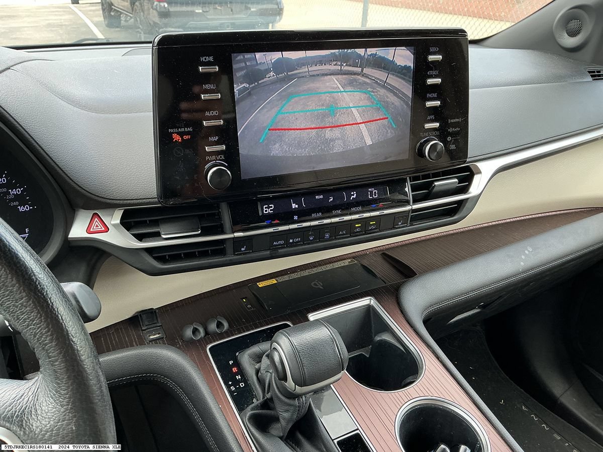 Used 2024 Toyota Sienna XLE w/ XLE Plus Package FWD image 14