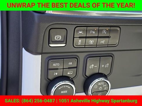 New 2025 Chevrolet Suburban Premier image 23