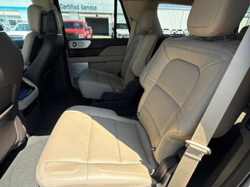 Used 2023 Lincoln Navigator Reserve AWD/4WD image 32