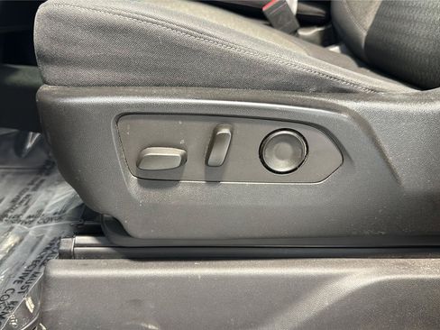 Used 2022 Chevrolet Silverado 1500 Custom AWD/4WD image 25